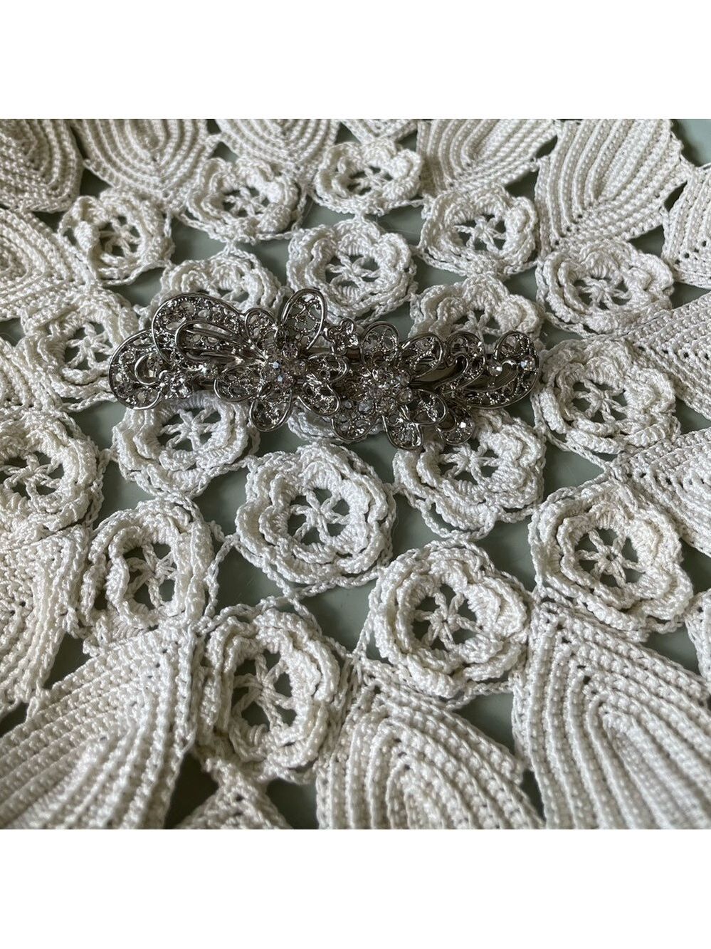 Large Rhinestone Hair Clip - Picture 2 of 8